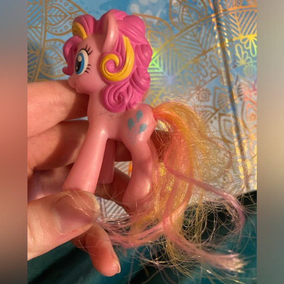 SOLD in Bundle / B1G2 - MLP Pinkie Pie Plastic Horse - Buy 1, Get 2 FREE - Picture 3 of 7